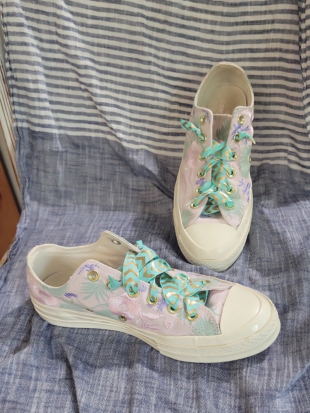 Converse Chuck 70 OX Low Top Palm Print Floral Barely Rose Jade Womens Size 8
